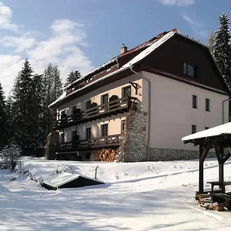 Rekreacne Zariadenie Cingov - Slovensky Raj ゲストハウス